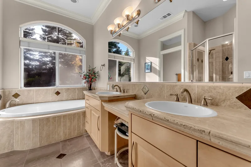 2147 Edinburgh Way , Redding, CA 96003, Redding, California, United States. - Photo 18
