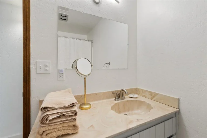 465 Concho Dr , Sedona, AZ 86351, Sedona, Arizona, United States. - Photo 26
