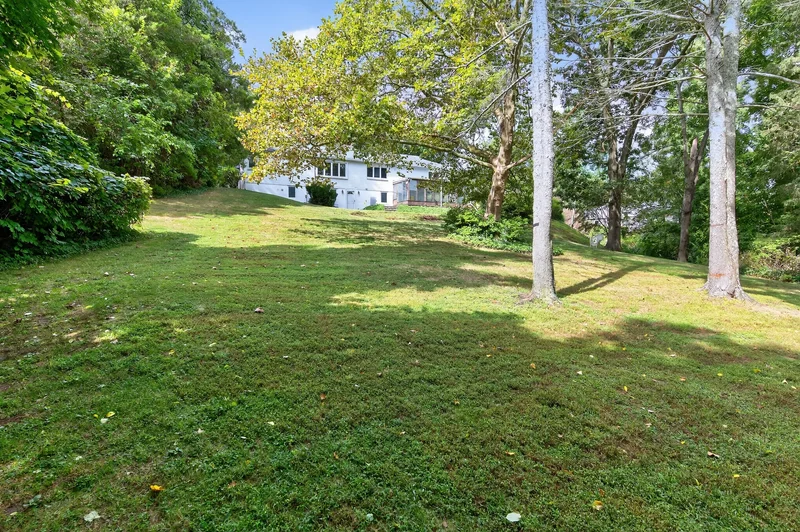 12 Griffith Lane , Huntington, NY 11743, Halesite, New York, United States. - Photo 17