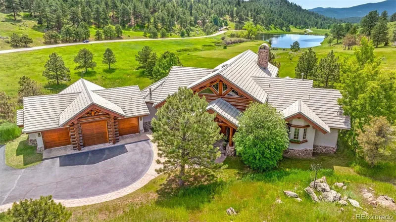 Single Family Residence in Golden