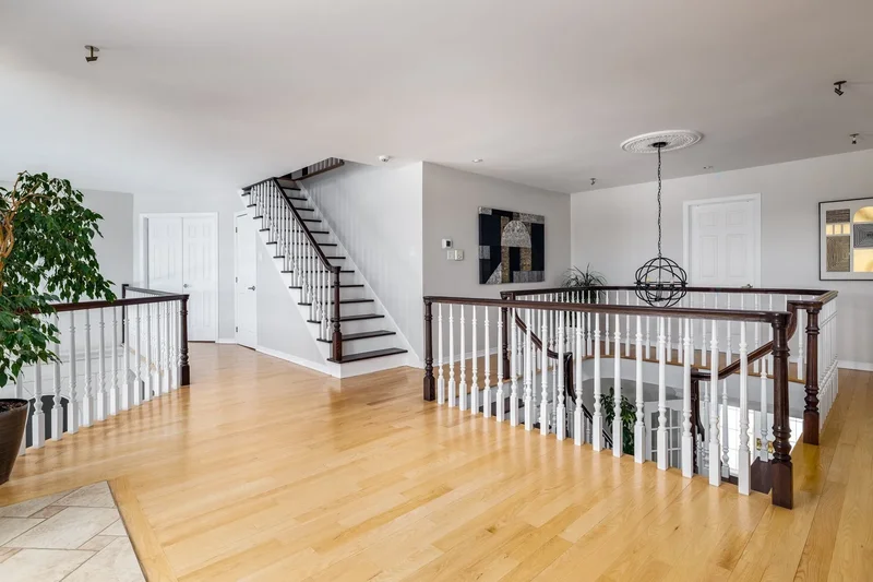 2038 Rue du Chevreuil, Longueuil, Quebec, Canada. - Photo 2