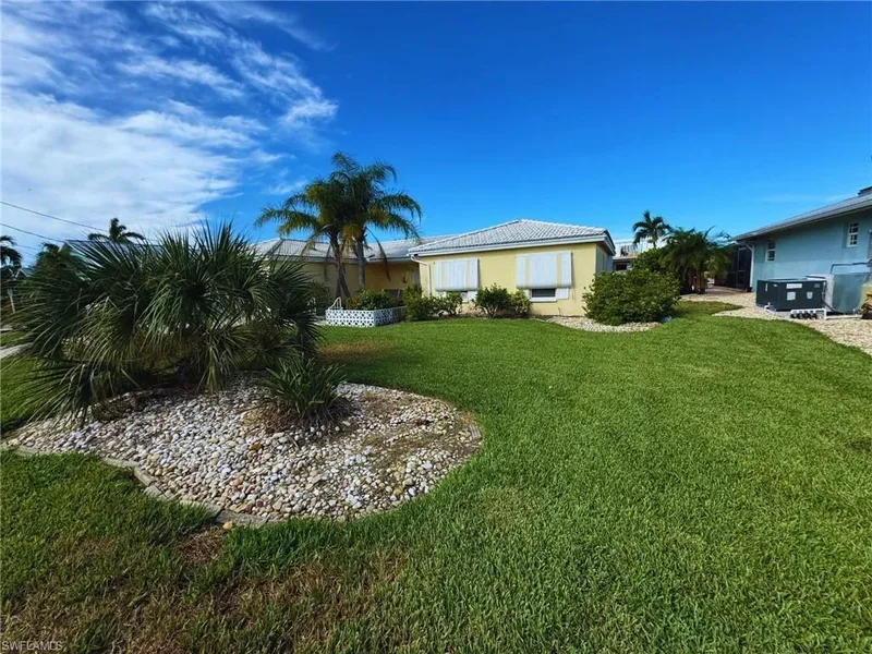 12 Bayview BLVD, Fort Myers Beach, Florida, United States. - Photo 9