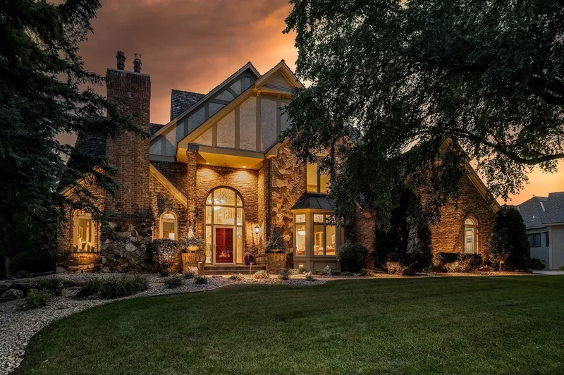 6993 Kenmare Drive, Bloomington, MN 55438, Minneapolis, Minnesota, United States. - Photo 118