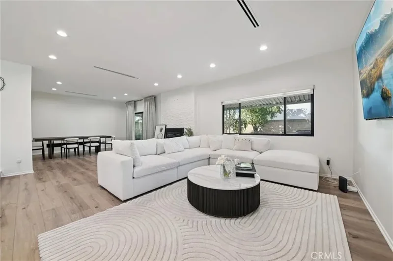 15937 Londelius Street, Los Angeles, California, United States. - Photo 11