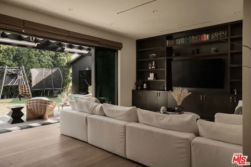 5330 Amestoy Avenue, Los Angeles, California, United States. - Photo 34