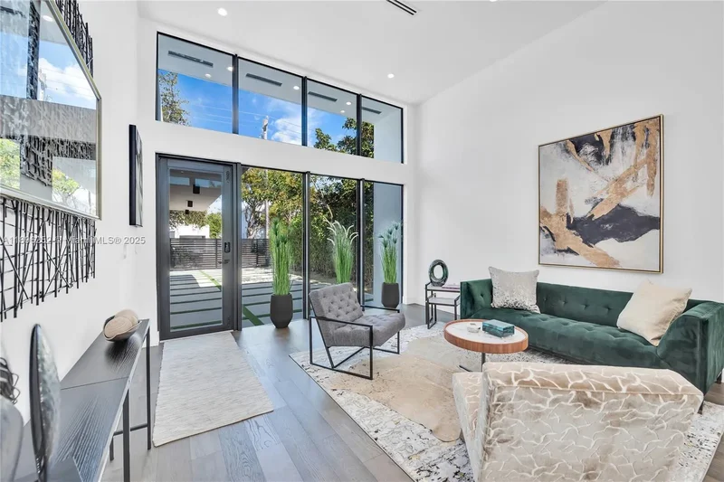520 NW 41st St, Miami, Florida, United States. - Photo 30