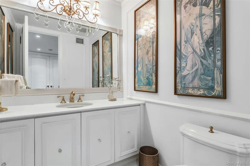 52 Hyde Court, Manhasset, NY 11030, Manhasset, New York, United States. - Photo 17