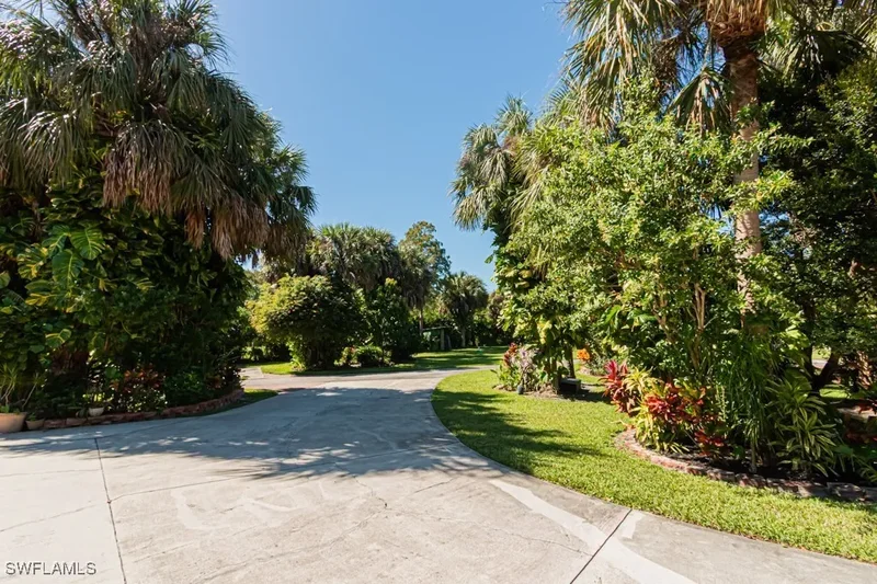 740 31st Street SW, Naples, Florida, United States. - Photo 7