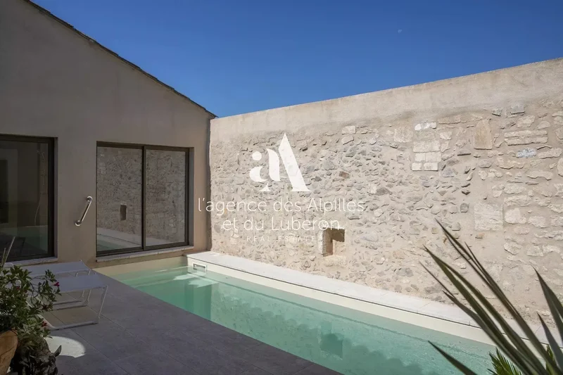 MAUSSANE-LES-ALPILLES - HOUSE