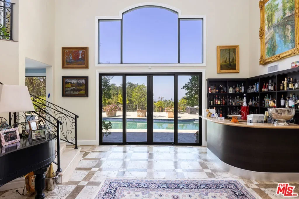 13355 Mulholland Drive, Beverly Hills, California, United States. - Photo 20