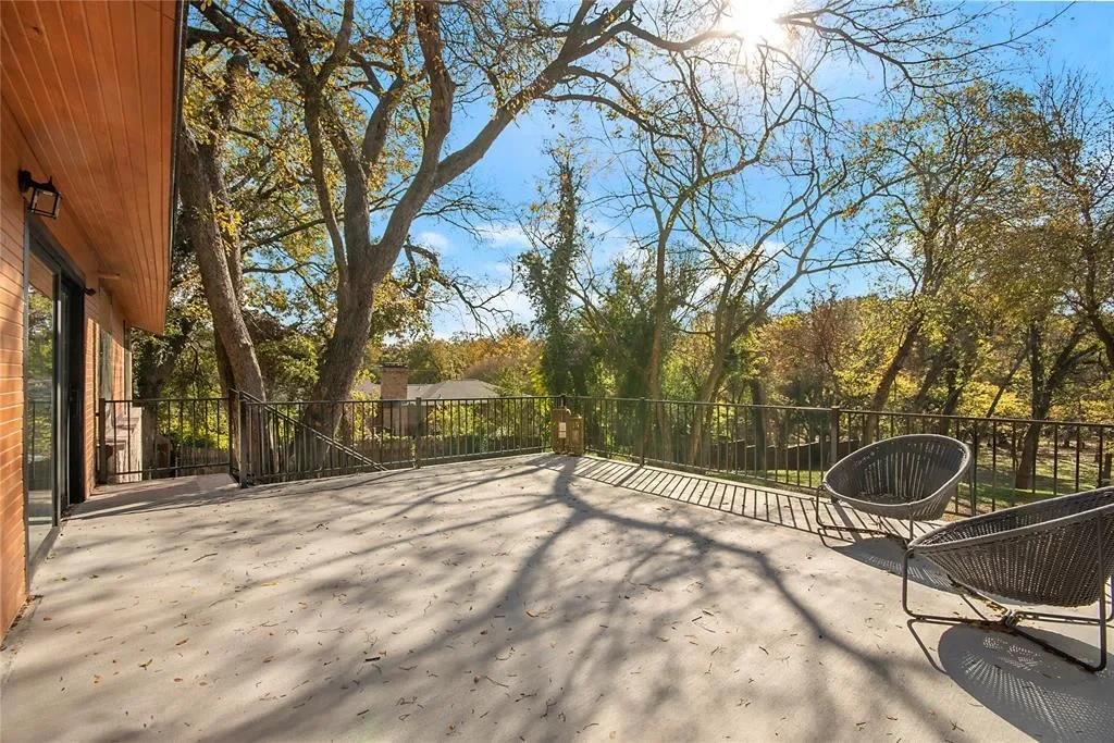 2510 Gladiolus Lane, Dallas, Texas, United States. - Photo 8