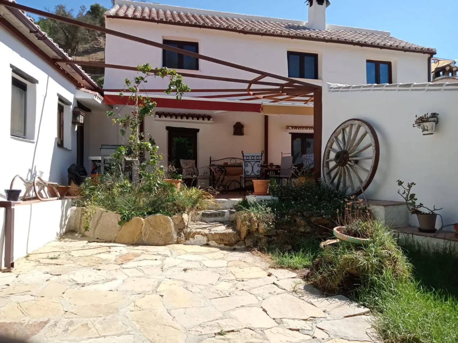 Exterior photo 4