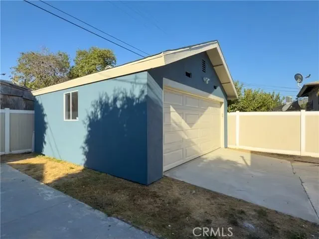 2249 W 30th Street, Los Angeles, CA 90018, Los Angeles, California, United States. - Photo 8
