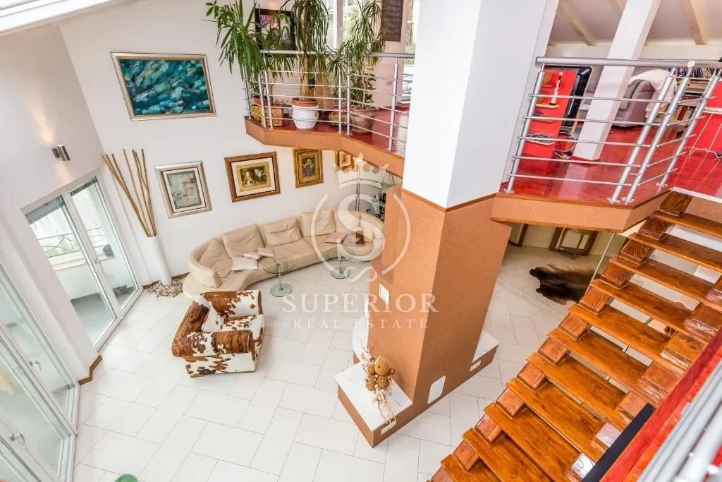 Gallery photo 6