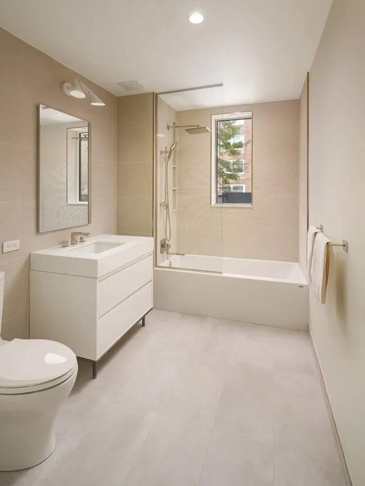 200E20th, 200 E 20TH ST, New York, New York, United States. - Photo 2