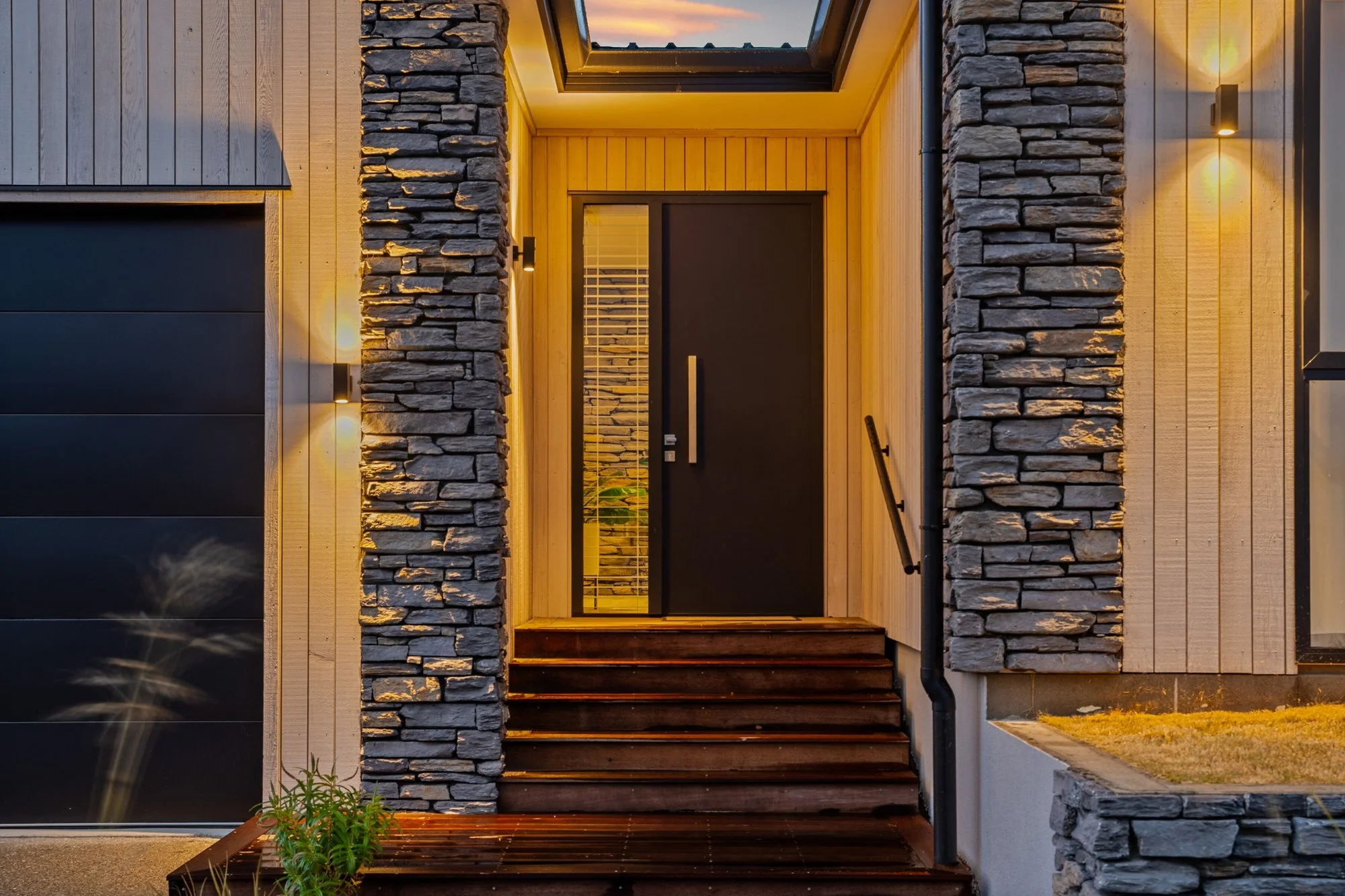 Exterior photo 3