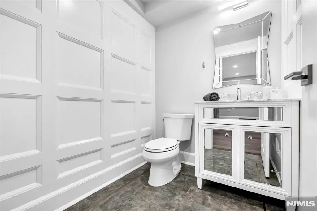 16 Gabriel Court #16, Paramus, New Jersey, United States. - Photo 31