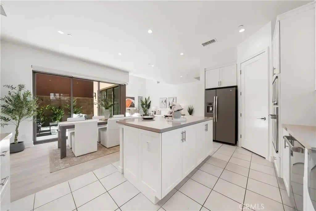 121 Tall Reed, Irvine, California, United States. - Photo 6