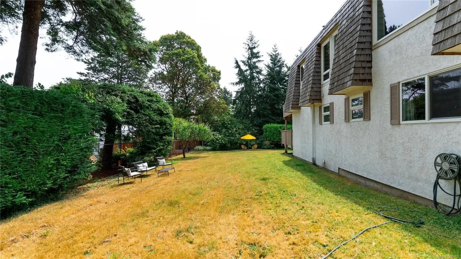 Exterior photo 12