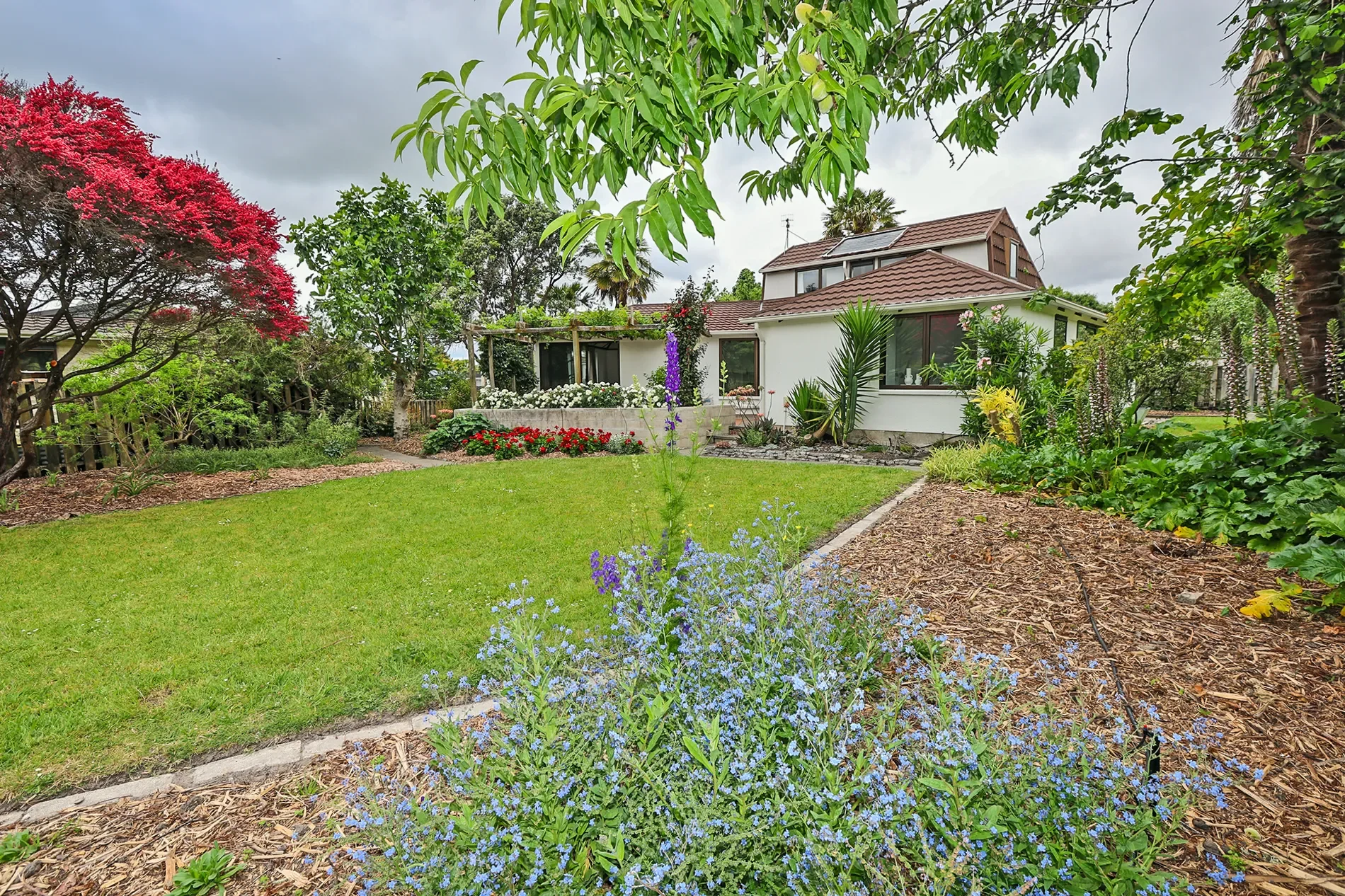 Exterior photo 3