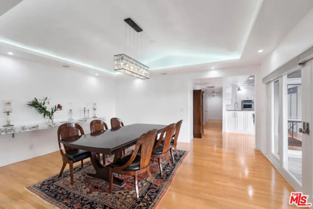 9633 Highridge Drive, Beverly Hills, California, United States. - Photo 33