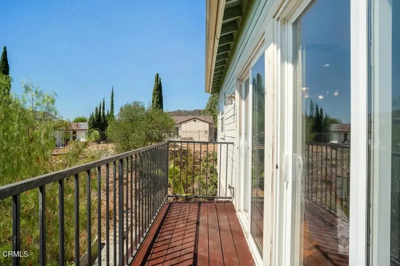 1300 Blue Hill Road, Los Angeles, California, United States. - Photo 46