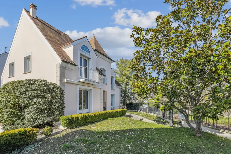 Le Vésinet, Île-de-France, France. - Photo 7