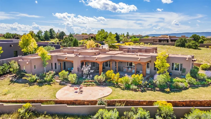 7 Plaza Molleno, Santa Fe, NM 87506, Santa Fe, New Mexico, United States. - Photo 26