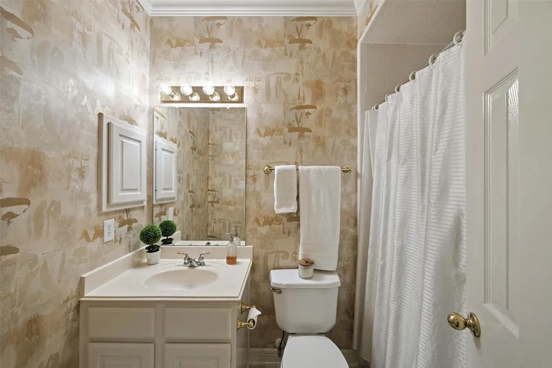 1804 Sandy Lake Drive, Friendswood, TX 77546, Friendswood, Texas, United States. - Photo 23