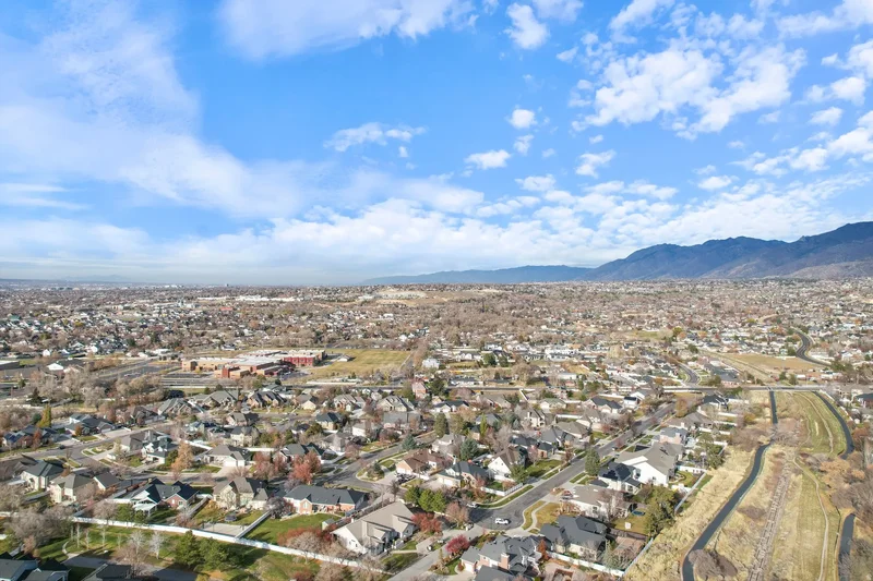 13353 S PEACH ORCHARD CT, Draper, Utah, United States. - Photo 19