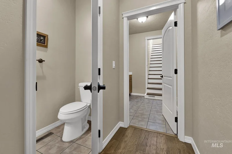 2025 N 6th E, Mountain Home, ID 83647, Mountain Home, Idaho, United States. - Photo 43