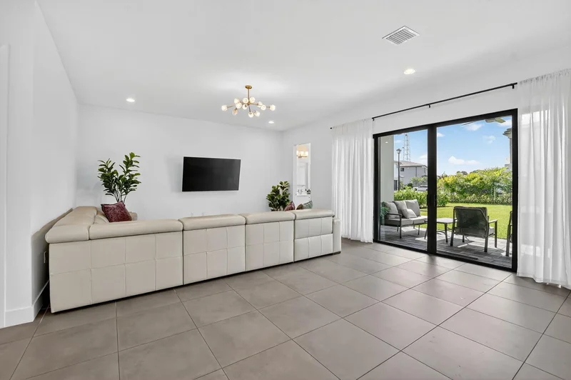 8284 Royal County Down Road, Boca Raton, FL 33434, Boca Raton, Florida, United States. - Photo 47