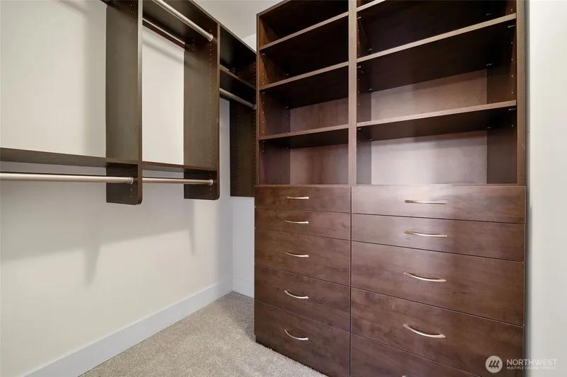 120 NW 39th Street 407, Seattle, Washington, United States. - Photo 15