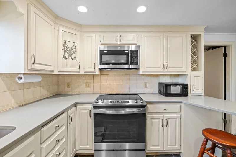 37 Peach Highlands , Marblehead, MA 01945, Marblehead, Massachusetts, United States. - Photo 2
