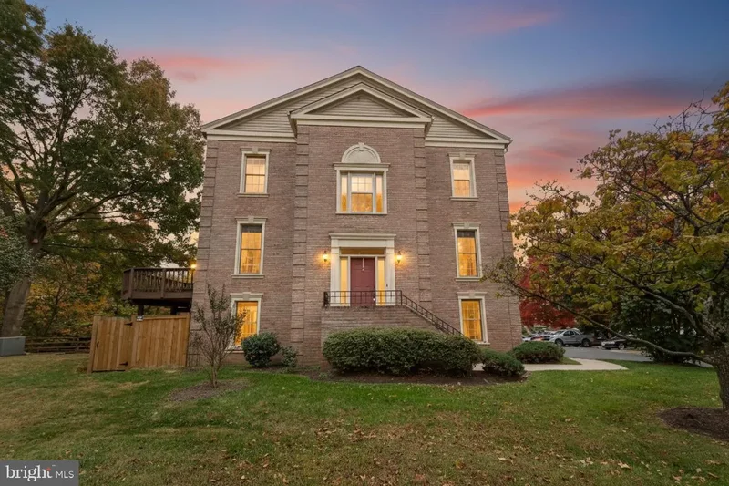 8019 Tanworth Court, Springfield, VA 22152, West Springfield, Virginia, United States. - Photo 4