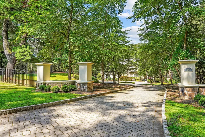 15 N Church Rd, Saddle River, NJ 07458, Saddle River, New Jersey, United States. - Photo 3