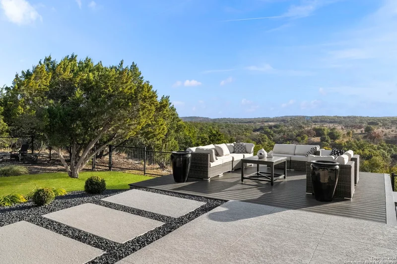 121 Greystone Pt, Boerne, TX 78006, Boerne, Texas, United States. - Photo 17