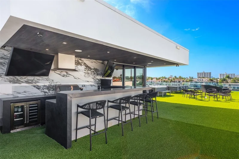 501 Middle River Dr, Fort Lauderdale, Florida, United States. - Photo 17
