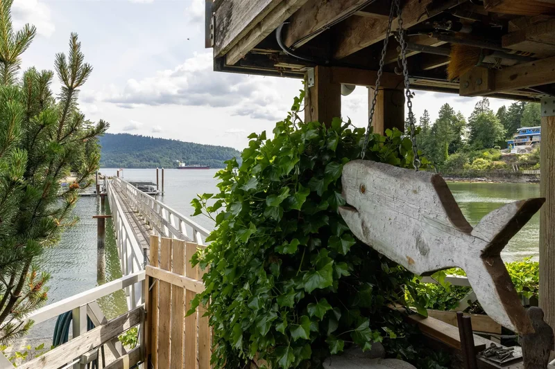 4625 Strathcona Road, North Vancouver, British Columbia, Canada. - Photo 11