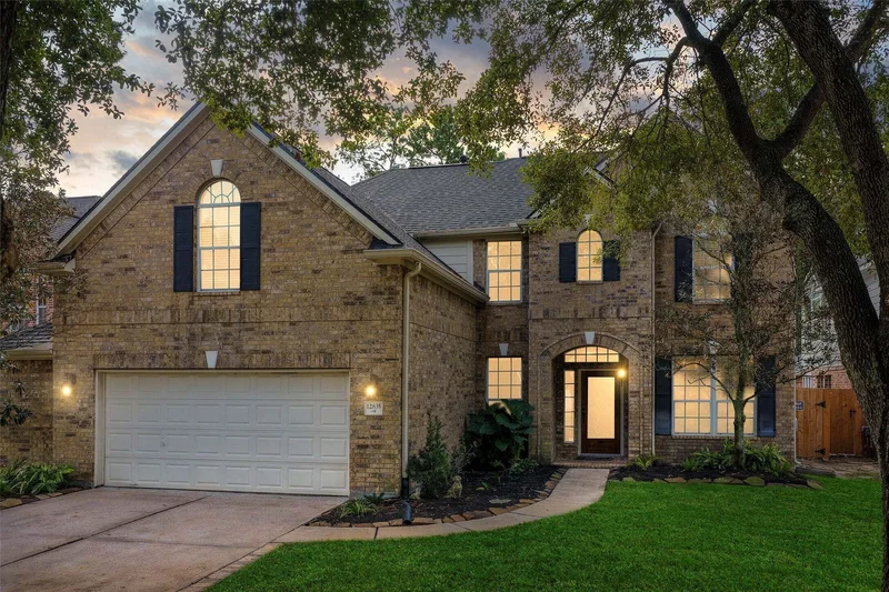 5 Bedrooms Single Family Detached