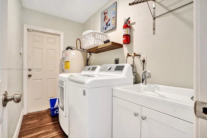 1245 Wiley St, Hollywood, Florida, United States. - Photo 43