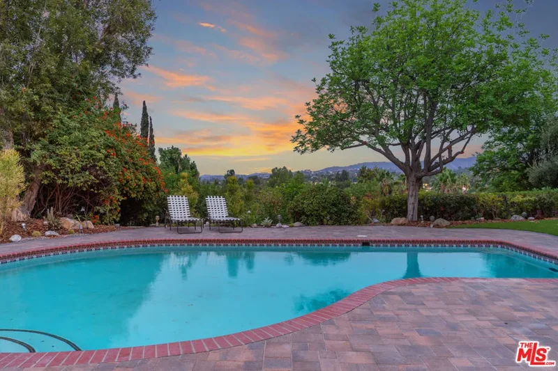 5858 Mcdonie Avenue, Los Angeles, California, United States. - Photo 11