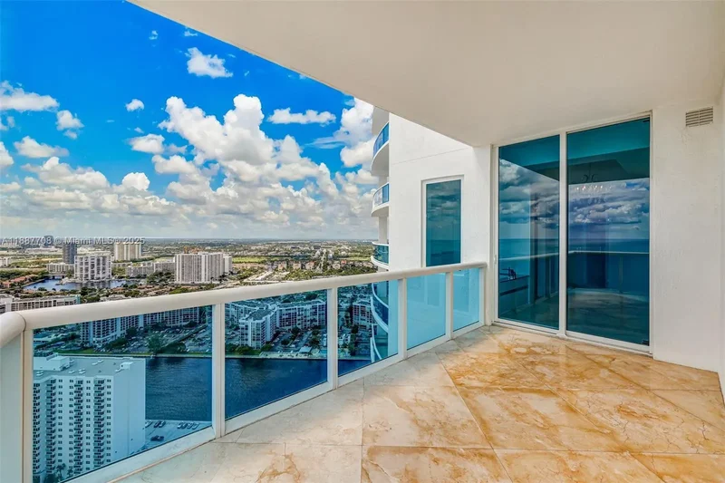 2711 S Ocean Dr 3705, Hollywood, Florida, United States. - Photo 22