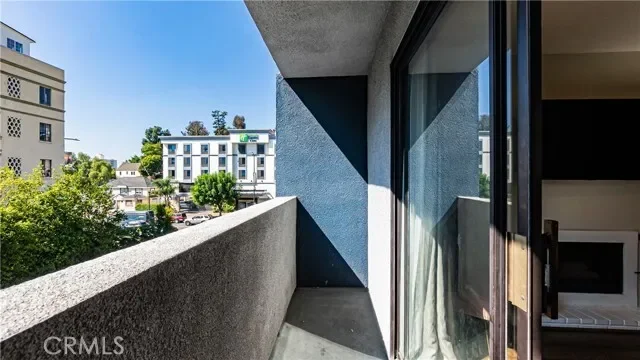 1940 N Highland , 26, Hollywood Hills, CA 90068, Los Angeles, California, United States. - Photo 22
