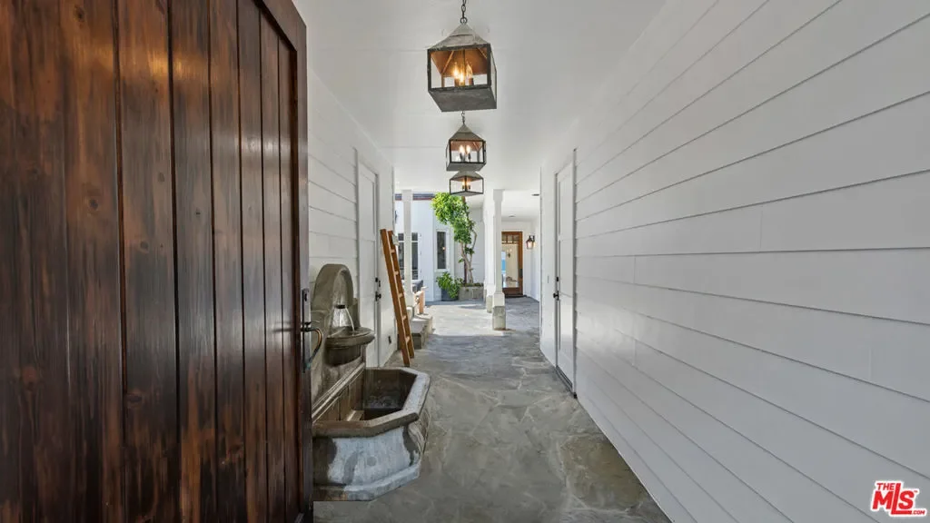 30718 Pacific Coast Highway, Malibu, California, United States. - Photo 42