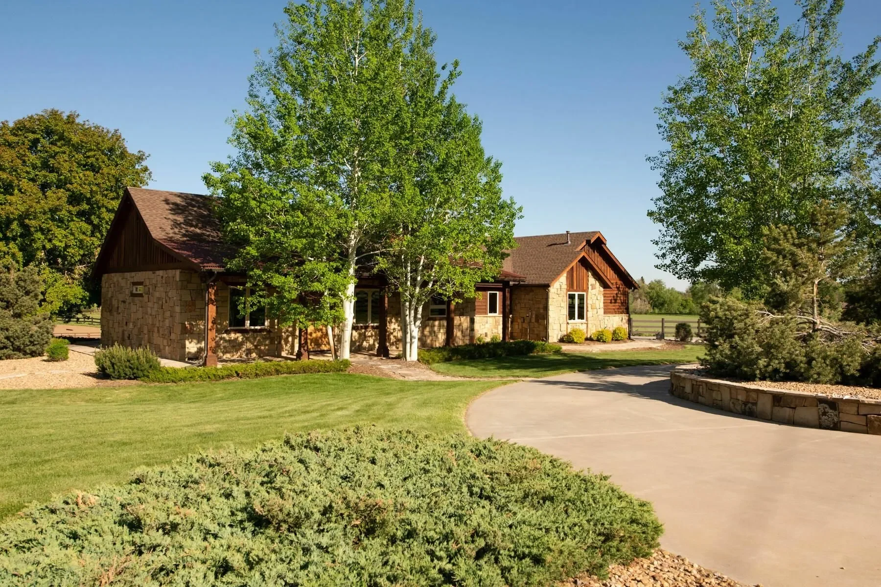 Exterior photo 10