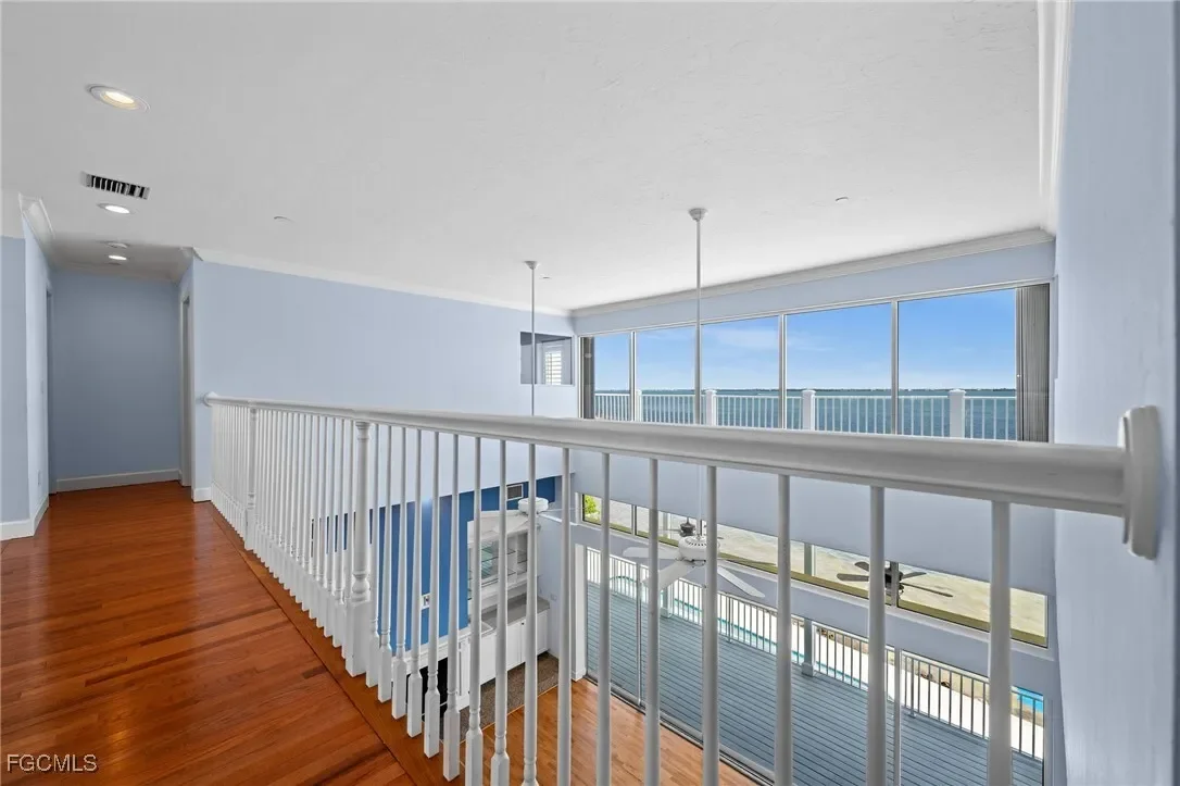 Gallery photo 12