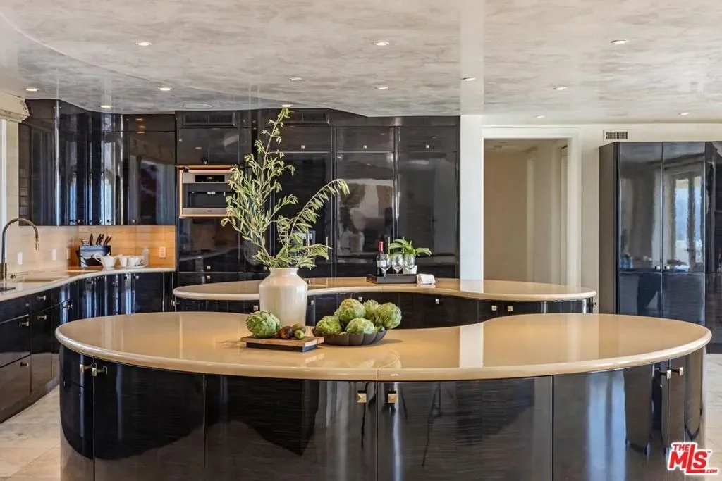 6051 Philip Avenue, Malibu, California, United States. - Photo 38