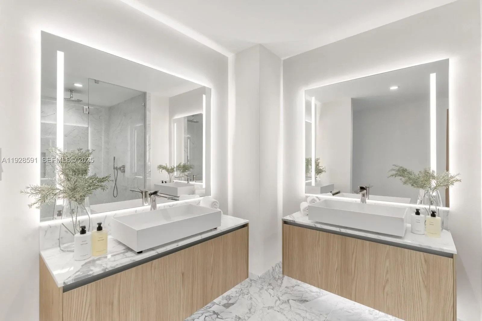 1135 103rd St, Bal Harbour, Florida, United States. - Photo 17