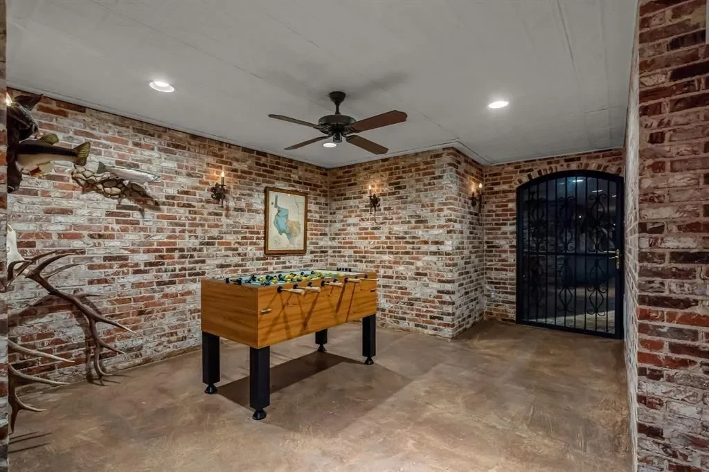 425 Crestwood Drive, Fort Worth, Texas, United States. - Photo 26